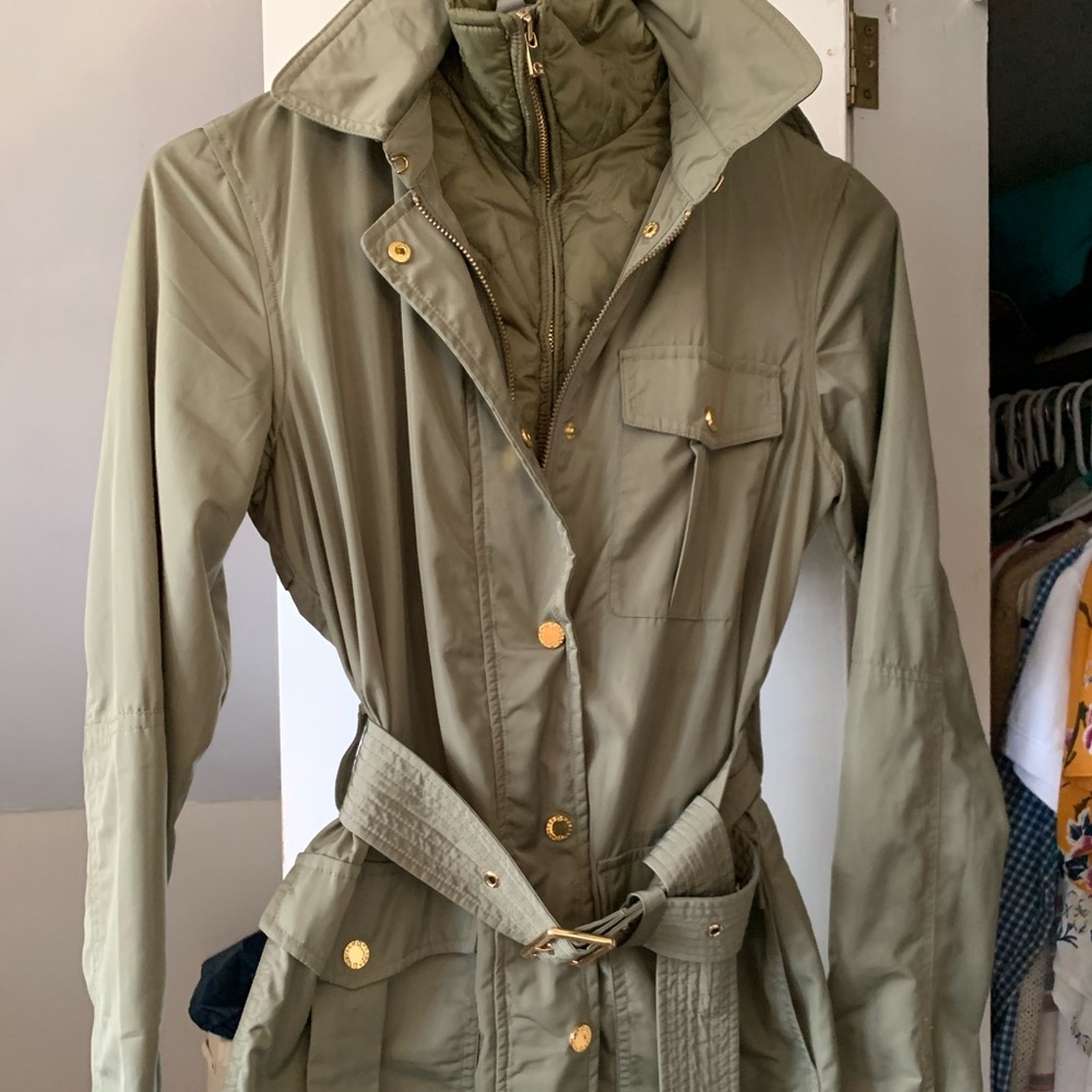 Lite weight trench coat